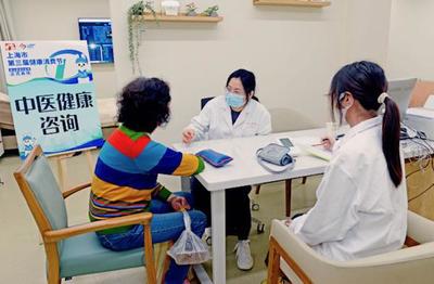 把健康服務(wù)送進(jìn)社區(qū),第一醫(yī)藥攜手斜土街道升級(jí)便民服務(wù)"生活盒子"