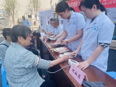 璧山區(qū)中醫(yī)院開展第19個(gè)"世界高血壓日"暨第13個(gè)"世界家庭醫(yī)生日"志愿服務(wù)活動