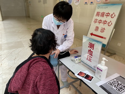 仁心長青 情暖夕陽,平度市人民醫(yī)院開展“敬老月”義診咨詢活動